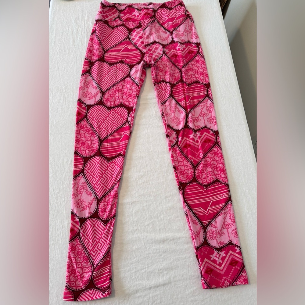 LuLaRoe Leggings with Pink Heart‎ Design